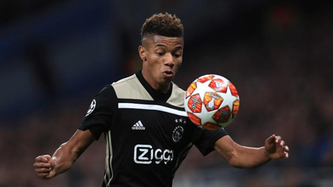 liverpool-muon-gianh-sao-tre-cua-ajax-bom-tan-moi-sap-no-1